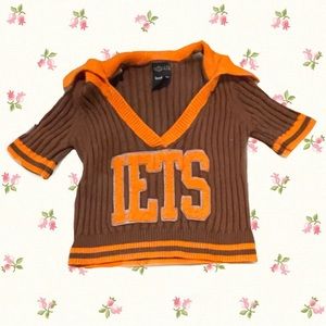 Preppy jets tee to make u feel like a 90’s high school gf. Xs urban outfitters!